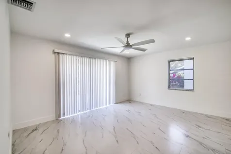 10084 Meridian Way N Palm Beach Gardens FL 33410