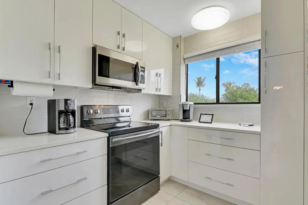 360 Bella Vista Court N Jupiter FL 33477