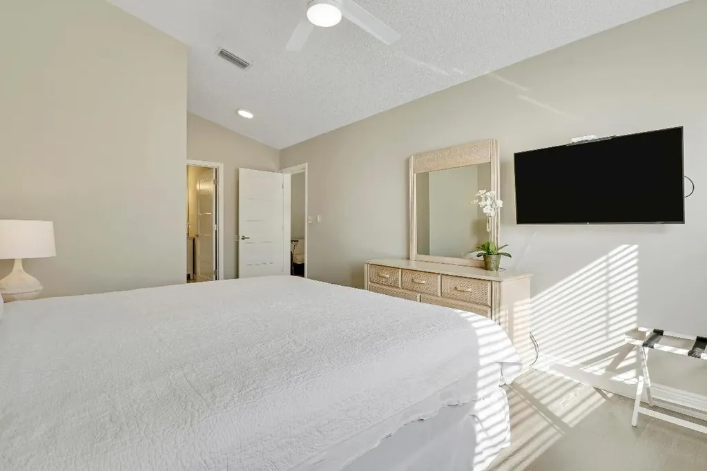 360 Bella Vista Court N Jupiter FL 33477