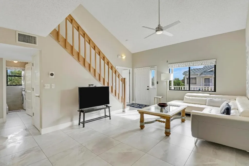 360 Bella Vista Court N Jupiter FL 33477
