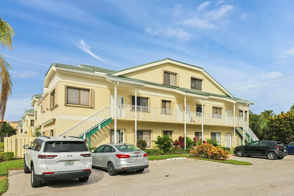 360 Bella Vista Court N Jupiter FL 33477