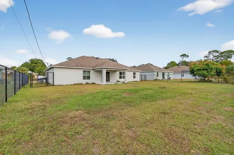 1334 SW Axtell Avenue Port St Lucie FL 34953
