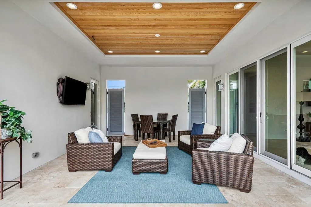 217 Gulfstream Boulevard Boynton Beach FL 33435