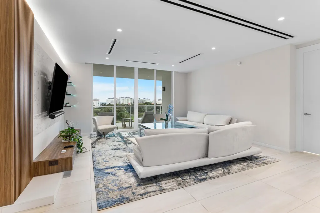 200 SE Mizner Boulevard Boca Raton FL 33432