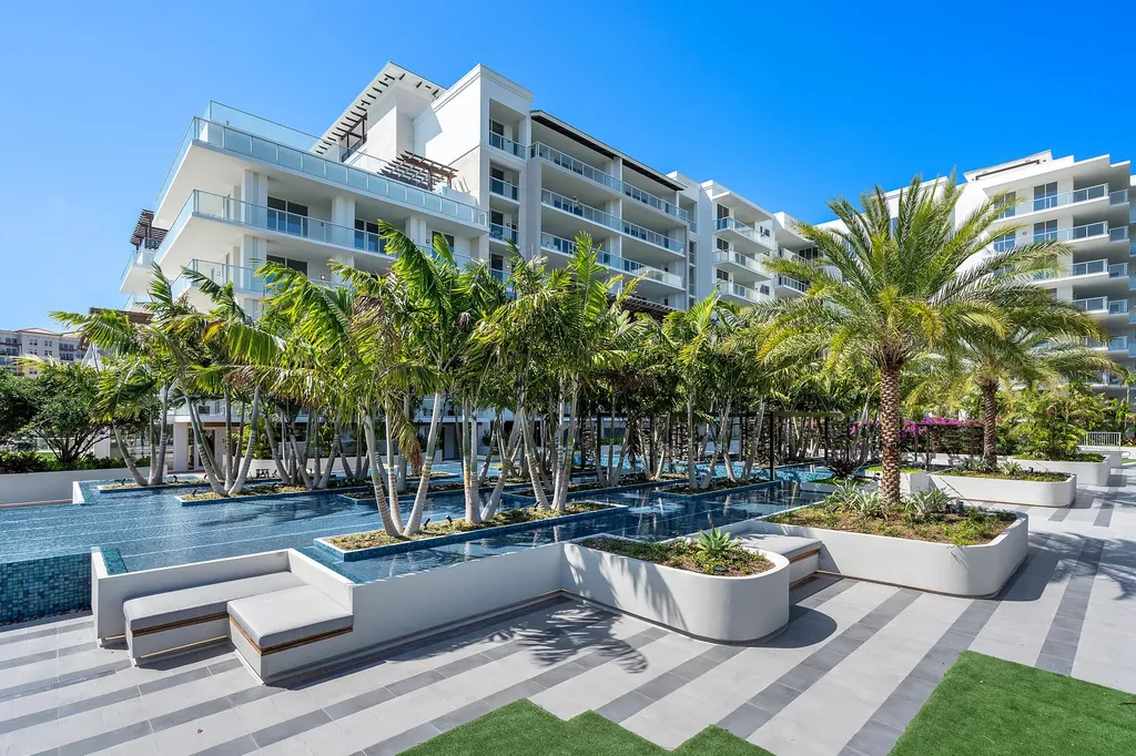 200 SE Mizner Boulevard Boca Raton FL 33432