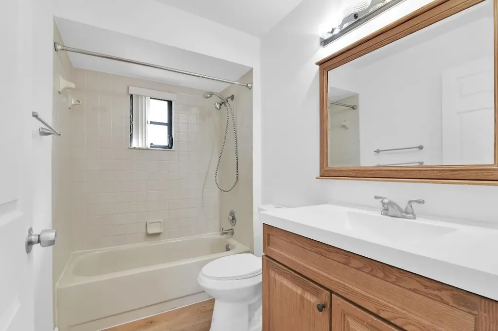 66 Via De Casas Norte Boynton Beach FL 33426