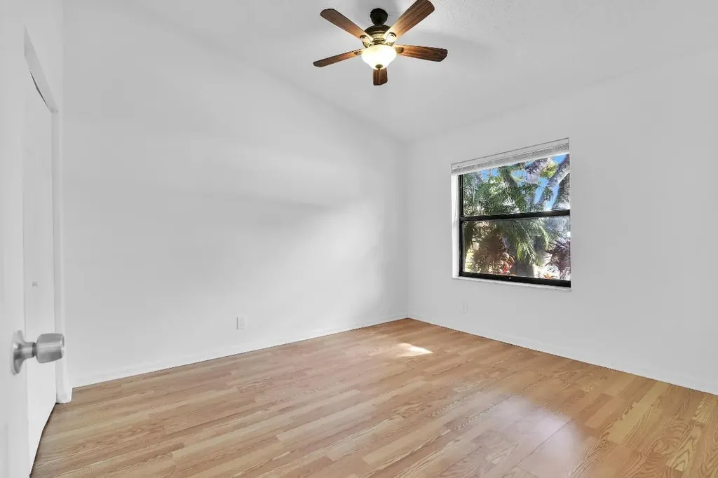 66 Via De Casas Norte Boynton Beach FL 33426