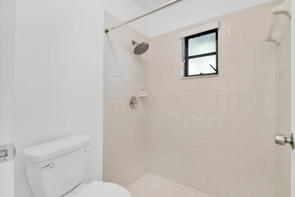 66 Via De Casas Norte Boynton Beach FL 33426
