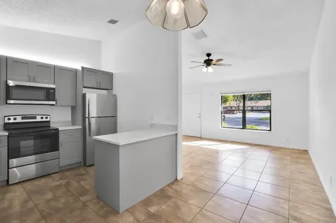 66 Via De Casas Norte Boynton Beach FL 33426