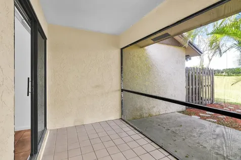 66 Via De Casas Norte Boynton Beach FL 33426