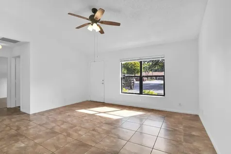 66 Via De Casas Norte Boynton Beach FL 33426