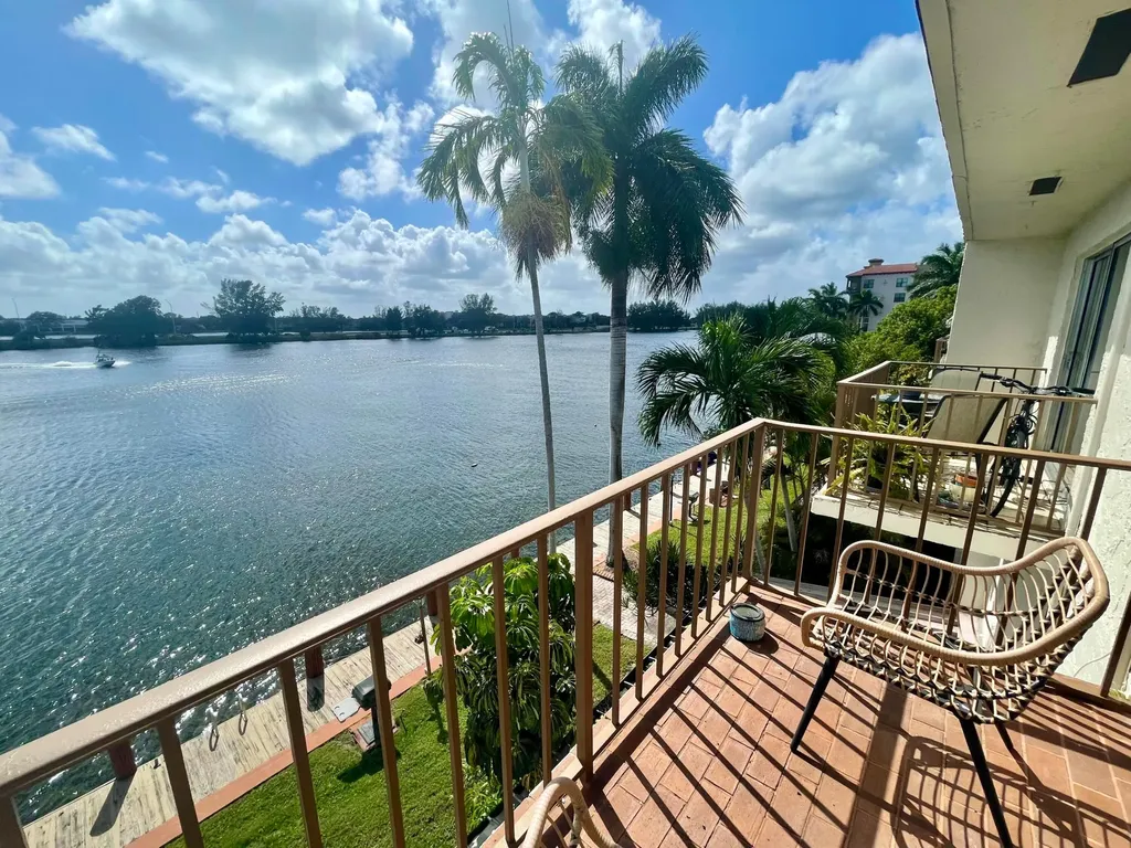 1100 Crystal Lake Drive Deerfield Beach FL 33064