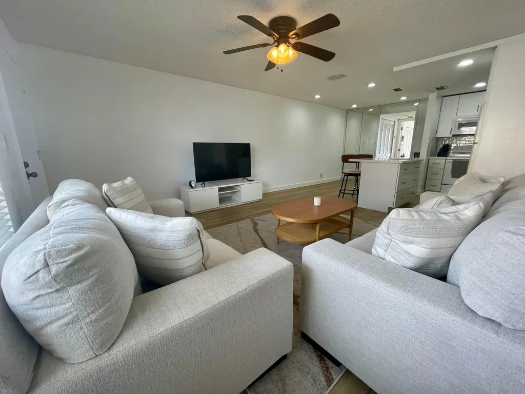 1100 Crystal Lake Drive Deerfield Beach FL 33064