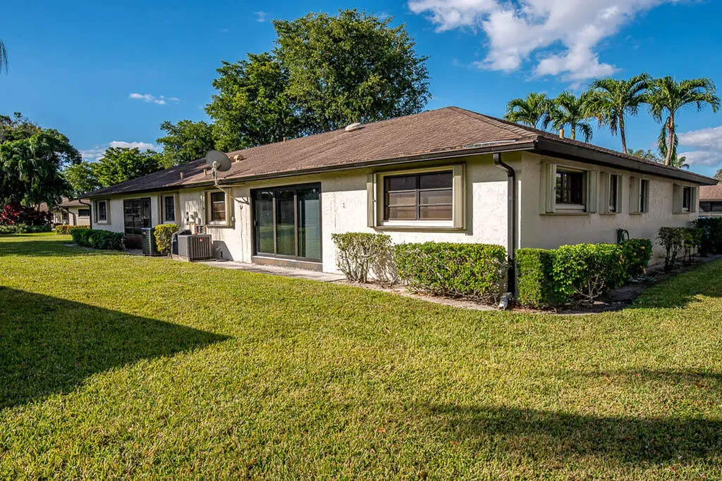 4760 Greentree Way Boynton Beach FL 33436