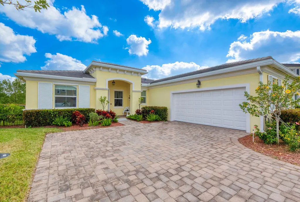 7214 NW Farnsworth Circle Port St Lucie FL 34987