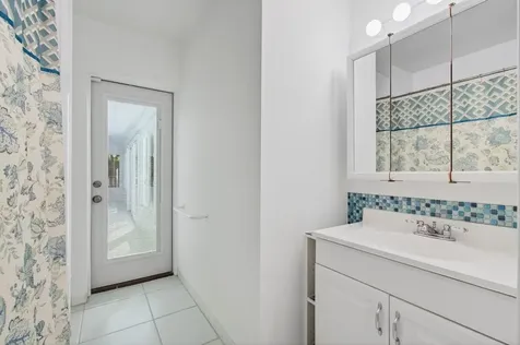 699 NW 16th Avenue Boca Raton FL 33486