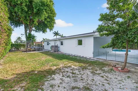 699 NW 16th Avenue Boca Raton FL 33486
