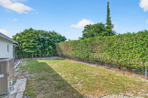 699 NW 16th Avenue Boca Raton FL 33486