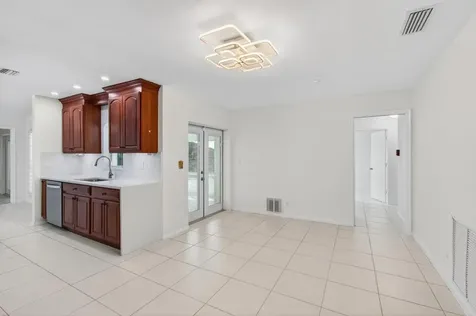 699 NW 16th Avenue Boca Raton FL 33486