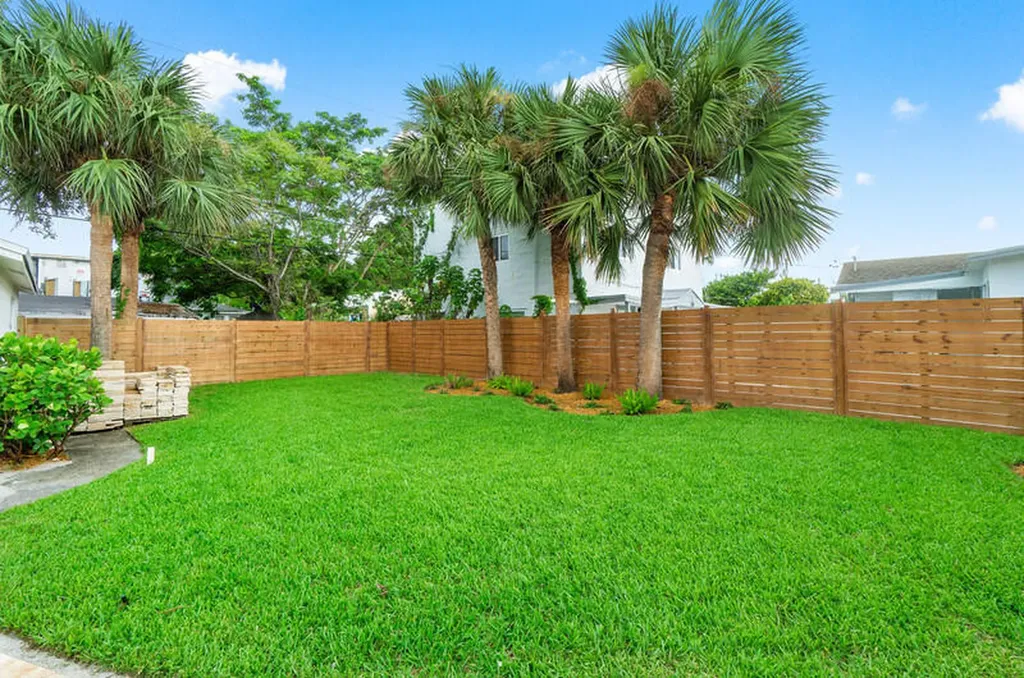 512 49th Street West Palm Beach FL 33407