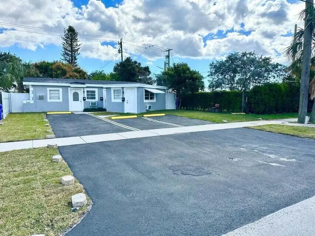 3670 NE 15th Avenue Pompano Beach FL 33064