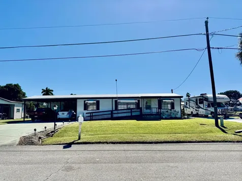 1924 SE 30th Street Okeechobee FL 34974