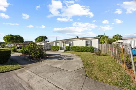 430 W 25th Street Riviera Beach FL 33404