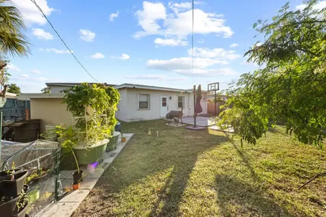430 W 25th Street Riviera Beach FL 33404