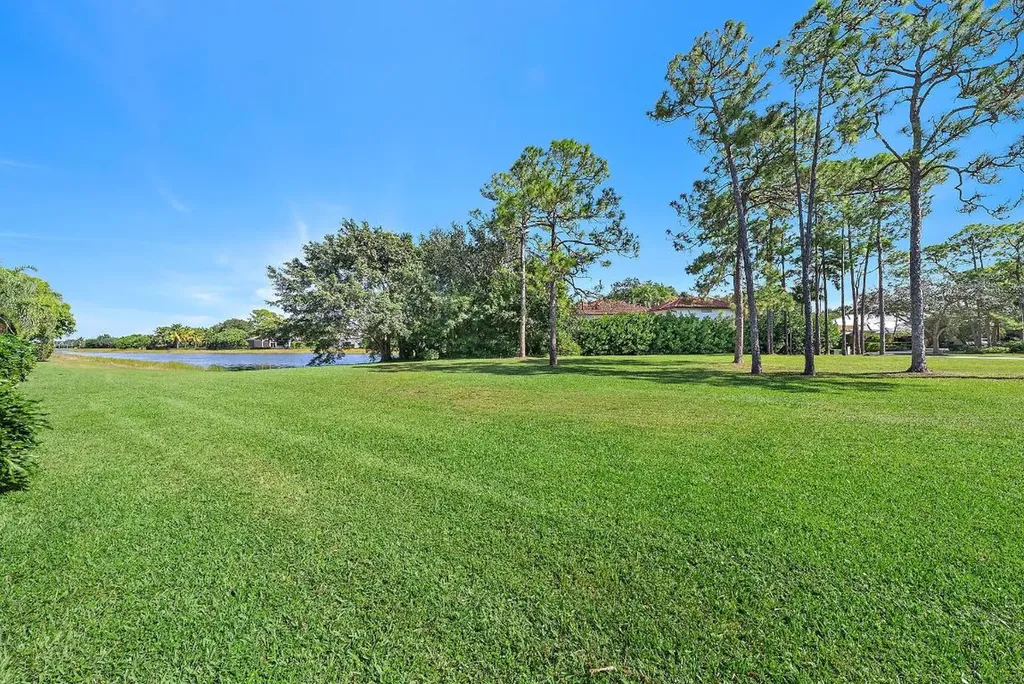 6121 Wildcat Run West Palm Beach FL 33412