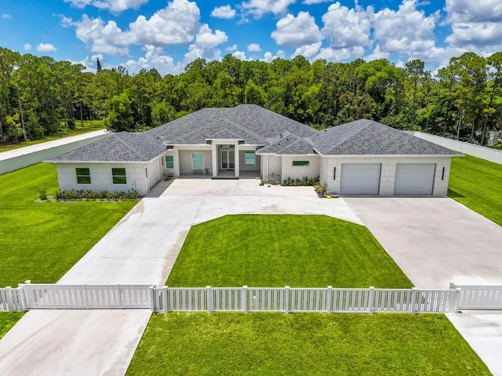8425 Apache Boulevard The Acreage FL 33470
