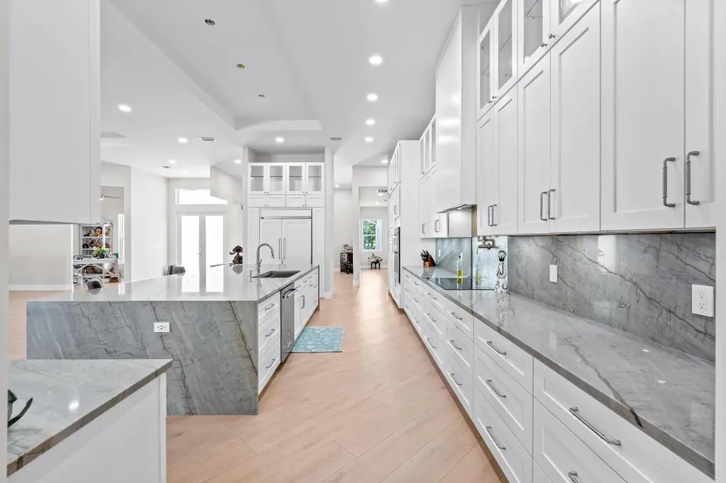 8425 Apache Boulevard The Acreage FL 33470
