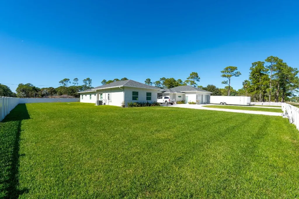 8425 Apache Boulevard The Acreage FL 33470