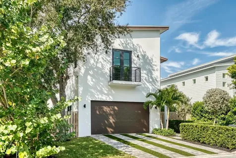 1517 N Lakeside Drive Lake Worth Beach FL 33460