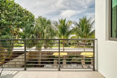 1517 N Lakeside Drive Lake Worth Beach FL 33460