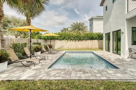 1517 N Lakeside Drive Lake Worth Beach FL 33460