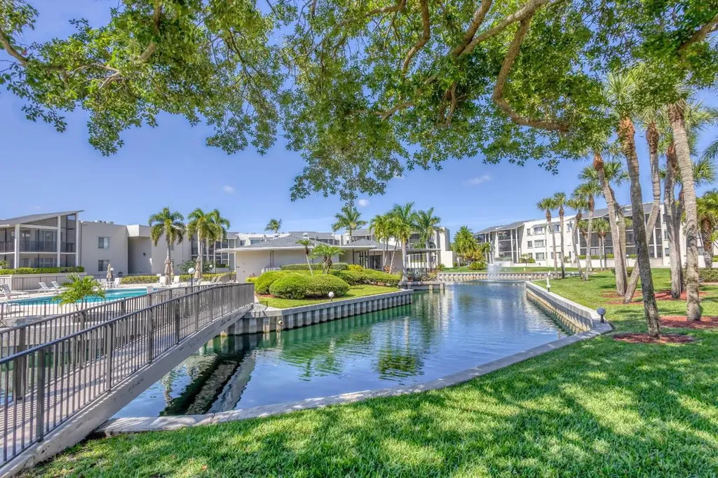 11811 Avenue Of The Pga Palm Beach Gardens FL 33418