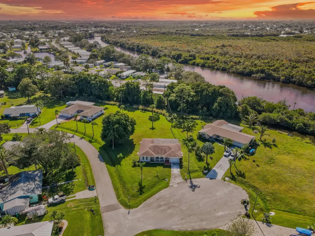 201 SE Camino Court Port St Lucie FL 34952