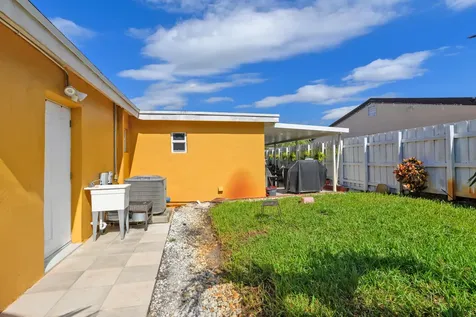 7050 Raleigh Street Hollywood FL 33024