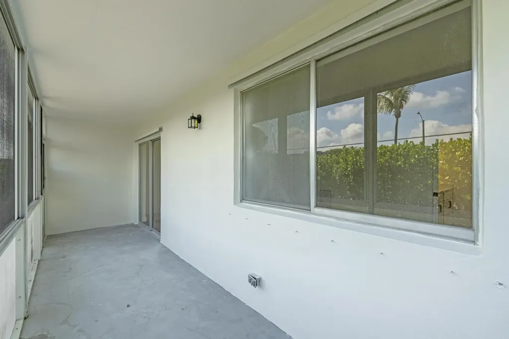 2647 Garden Drive Lake Worth FL 33461