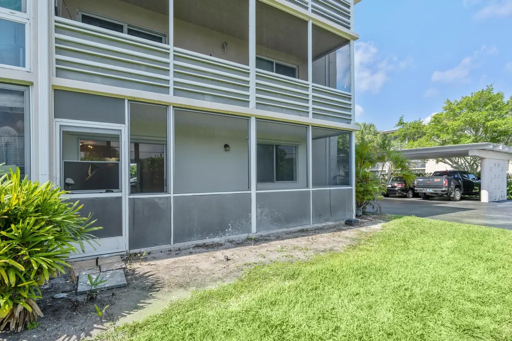 2647 Garden Drive Lake Worth FL 33461