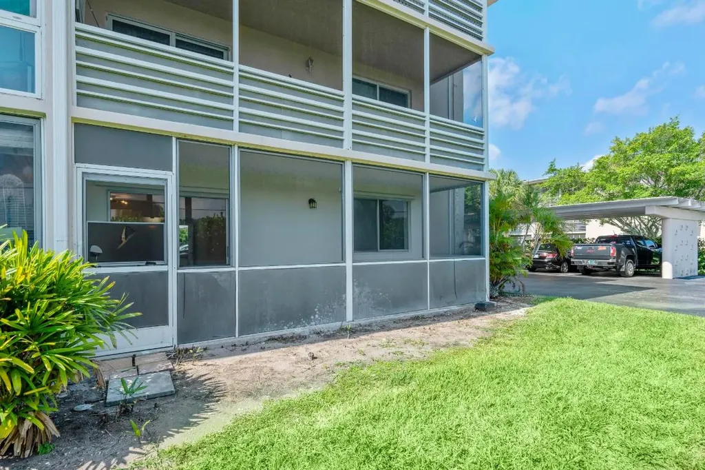 2647 Garden Drive Lake Worth FL 33461