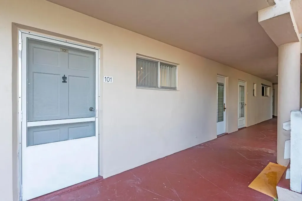 2647 Garden Drive Lake Worth FL 33461