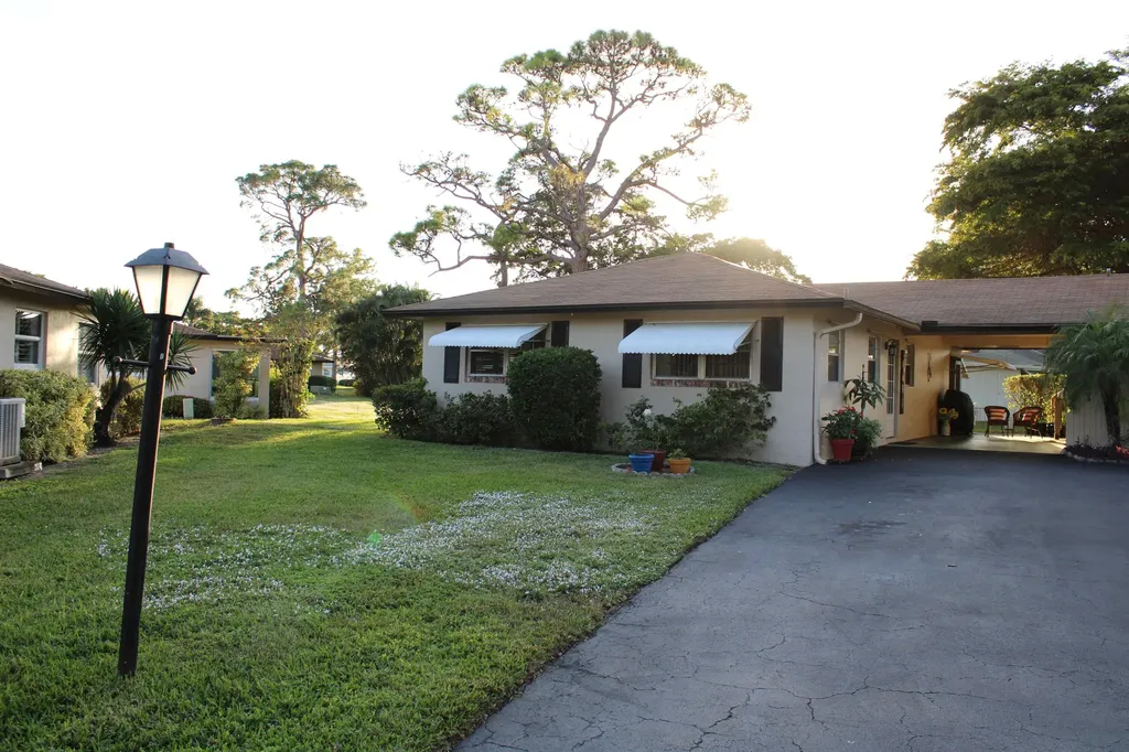 521 Sandpiper Circle Delray Beach FL 33445