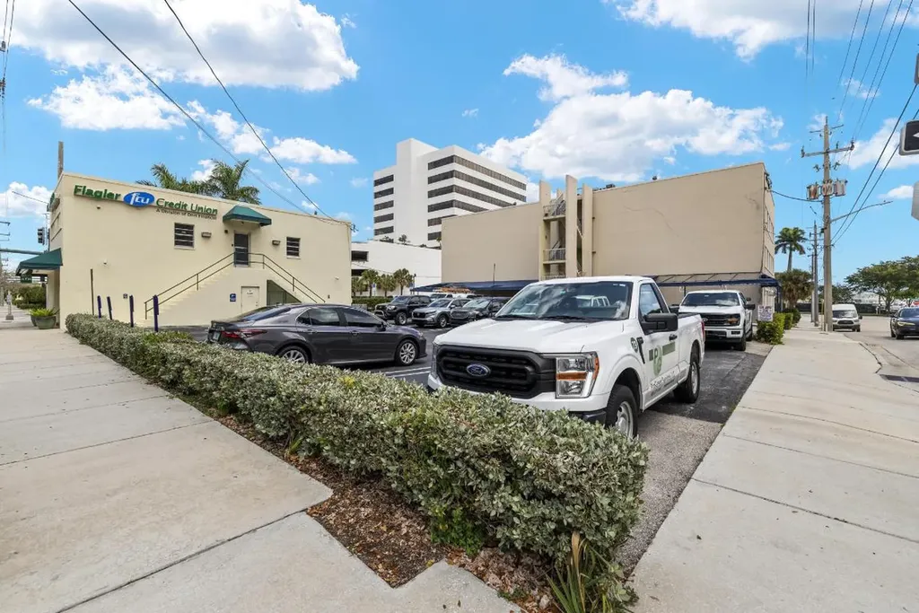 215 5th Street West Palm Beach FL 33401