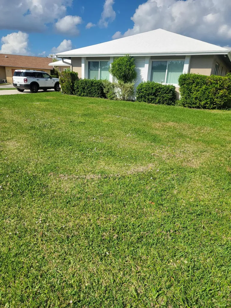 27 Vista Del Rio Boynton Beach FL 33426