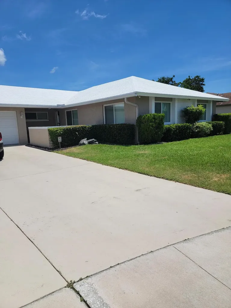 27 Vista Del Rio Boynton Beach FL 33426