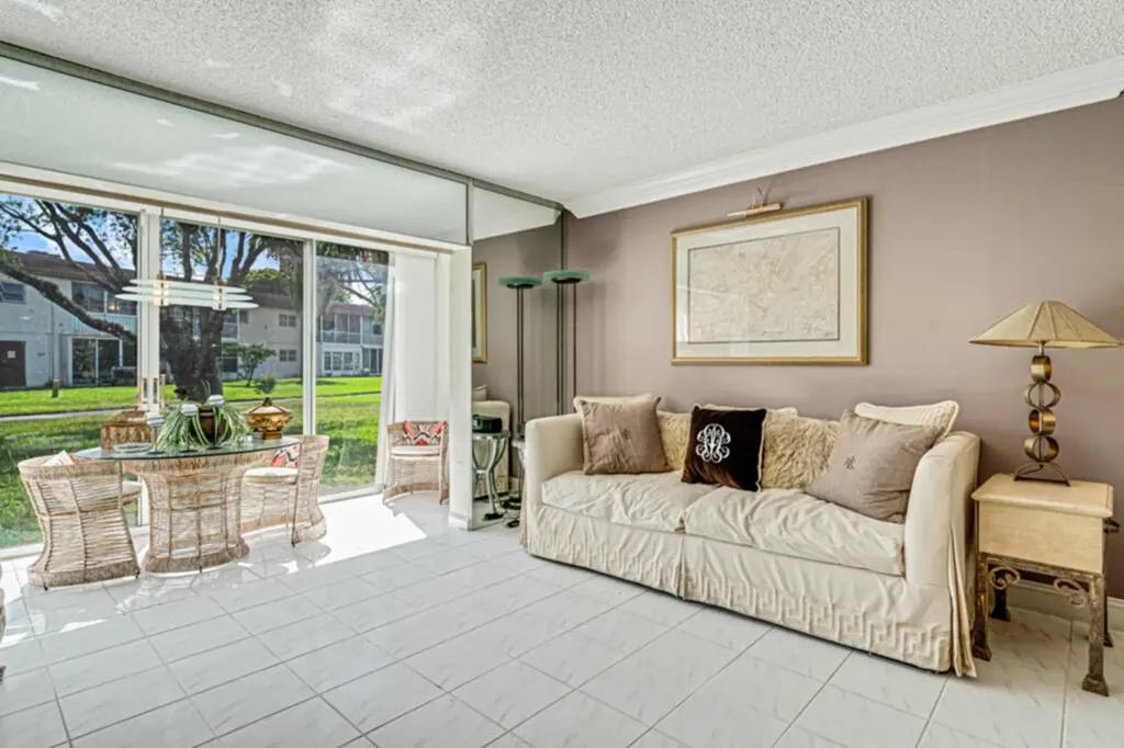 33 Abbey Lane Delray Beach FL 33446