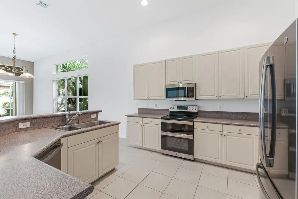 7095 Vesuvio Place Boynton Beach FL 33437