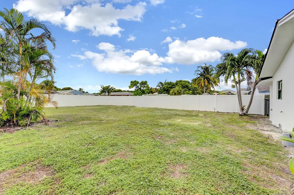 320 NW 3rd Avenue Delray Beach FL 33444
