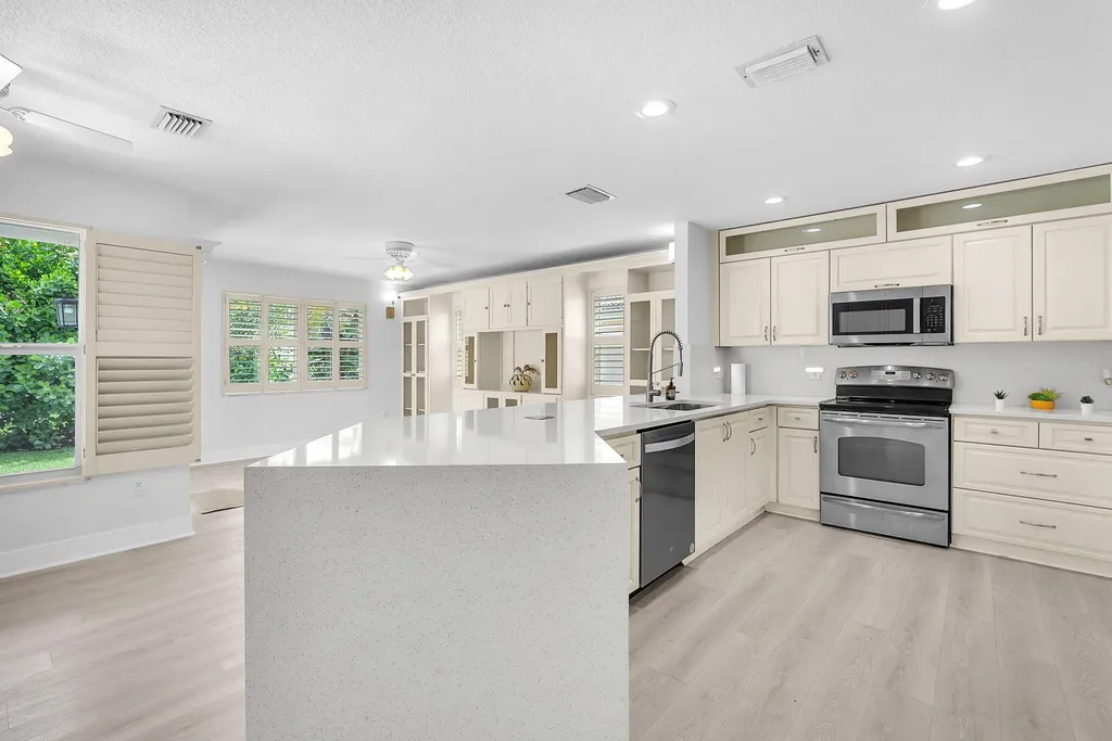 1343 Lake Breeze Drive Wellington FL 33414